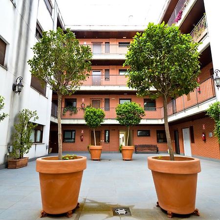 The Zentral Museo Apartment Севиля Екстериор снимка