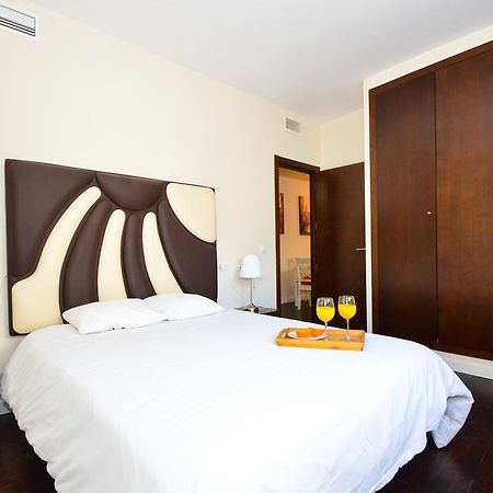 The Zentral Museo Apartment Севиля Екстериор снимка