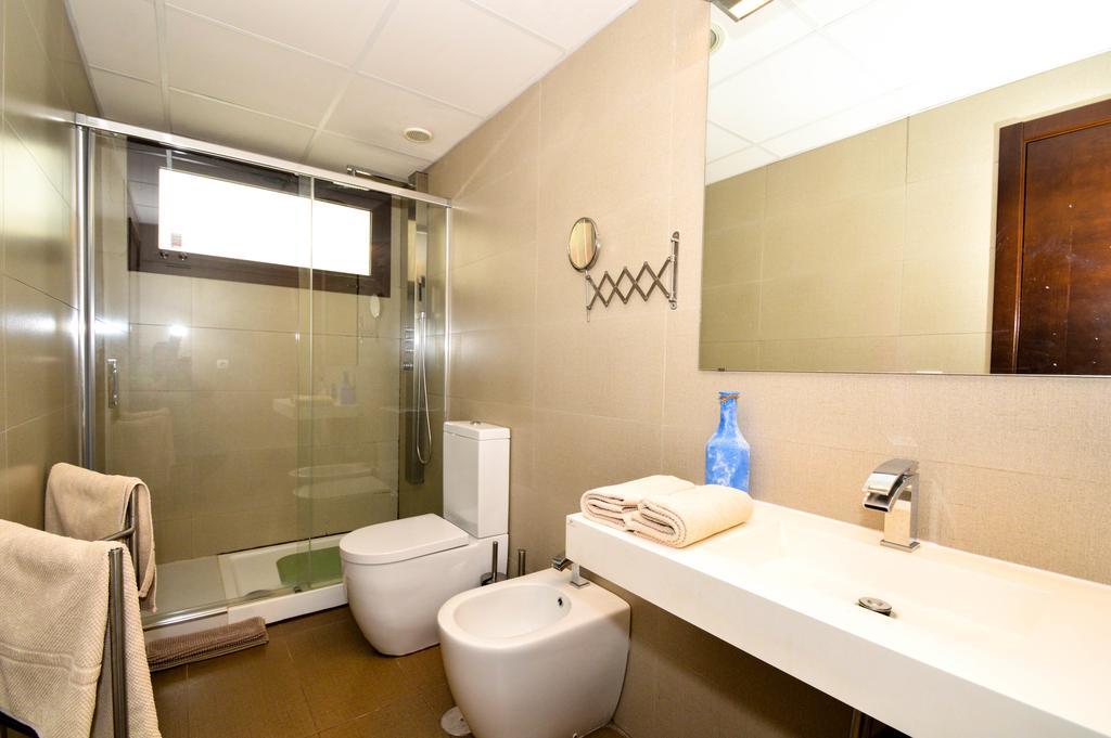 The Zentral Museo Apartment Севиля Екстериор снимка