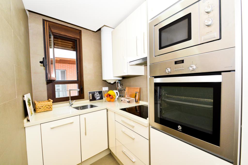 The Zentral Museo Apartment Севиля Екстериор снимка