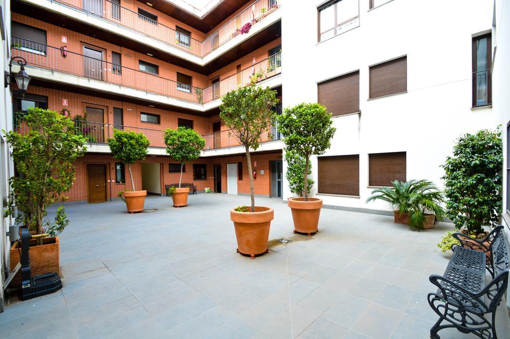 The Zentral Museo Apartment Севиля Екстериор снимка